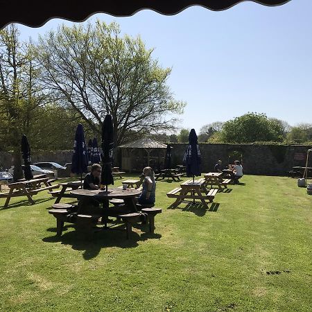 Churston Court Hotel 처스턴페러스 외부 사진