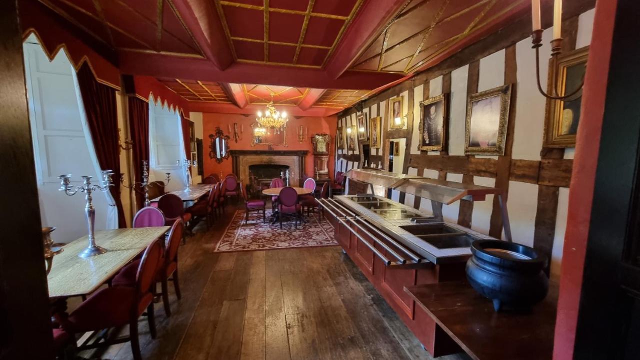 Churston Court Hotel 처스턴페러스 외부 사진