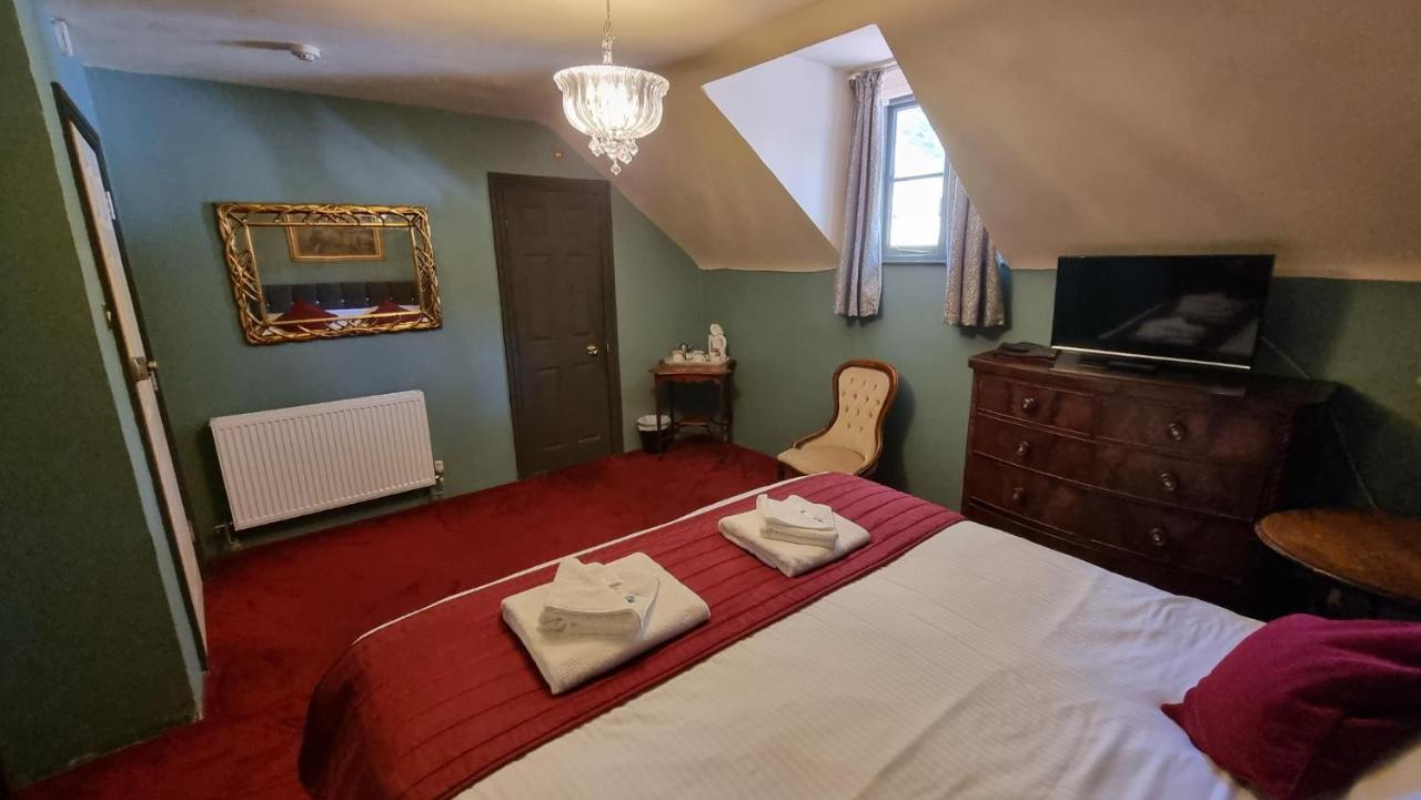 Churston Court Hotel 처스턴페러스 외부 사진