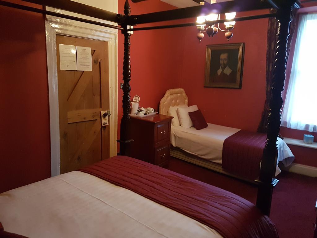 Churston Court Hotel 처스턴페러스 외부 사진