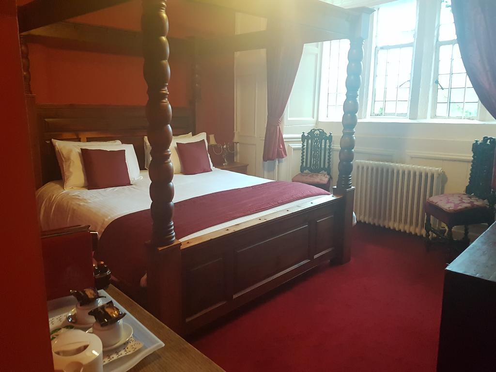 Churston Court Hotel 처스턴페러스 외부 사진
