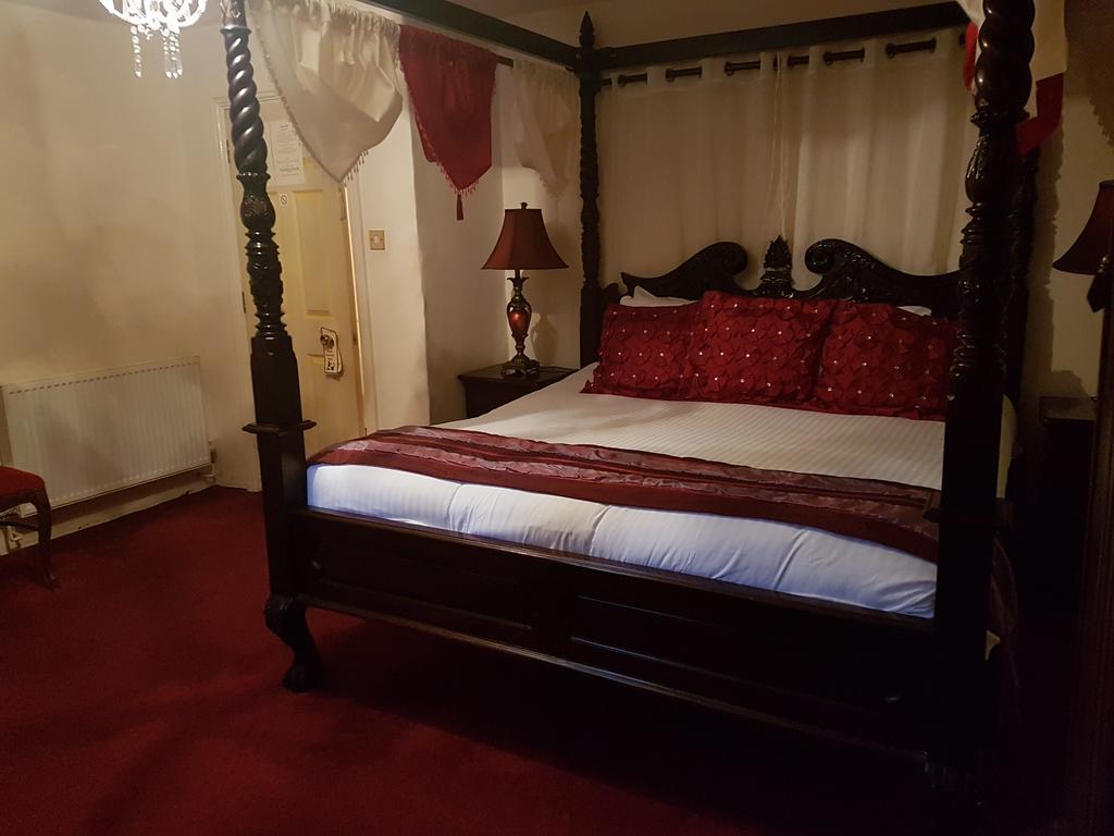 Churston Court Hotel 처스턴페러스 외부 사진