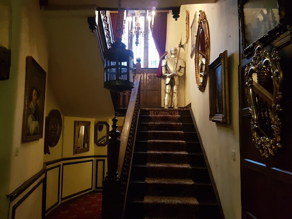 Churston Court Hotel 처스턴페러스 외부 사진