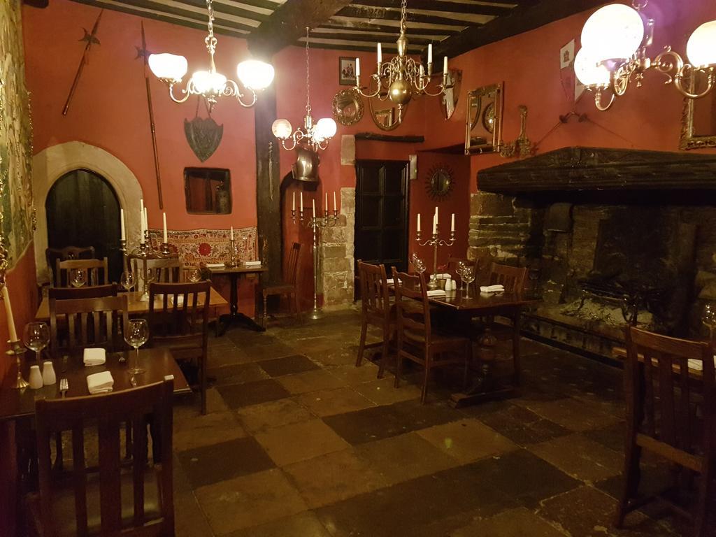 Churston Court Hotel 처스턴페러스 외부 사진