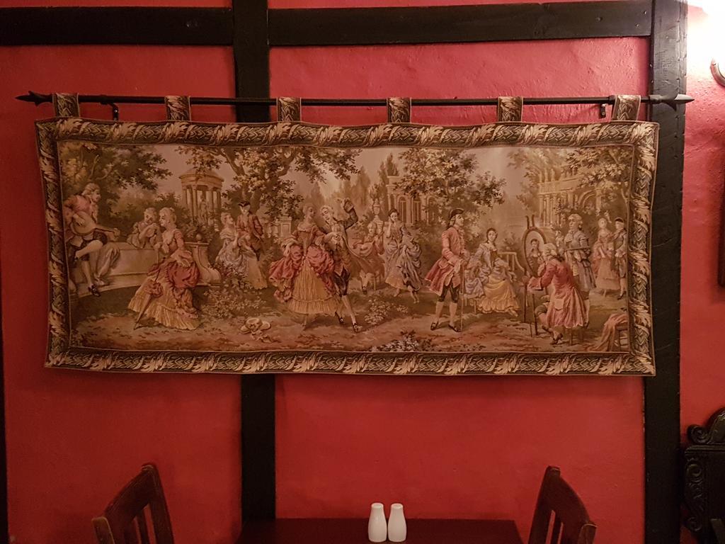 Churston Court Hotel 처스턴페러스 외부 사진