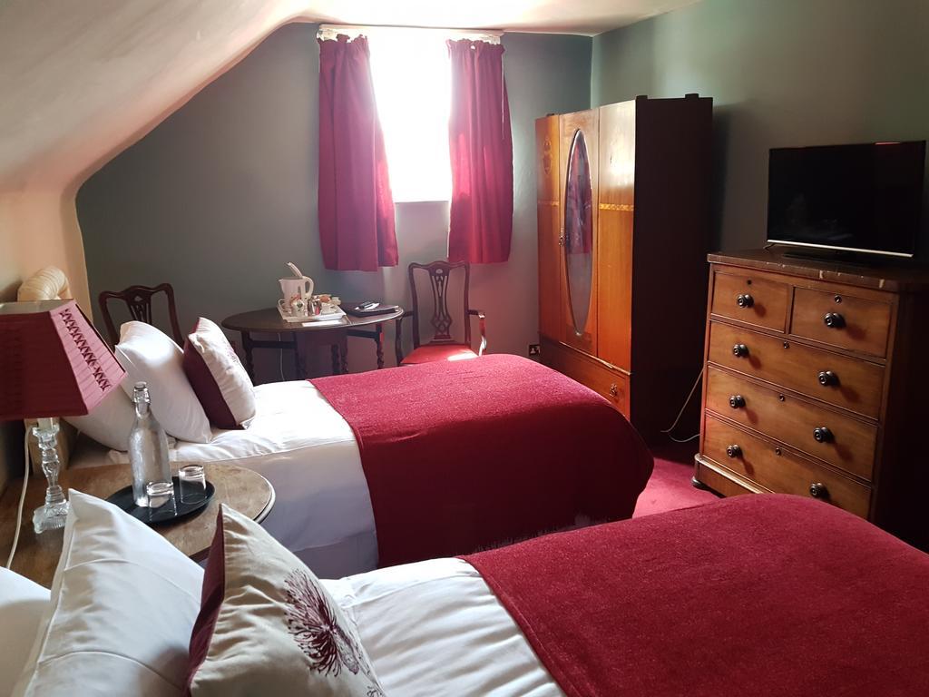 Churston Court Hotel 처스턴페러스 외부 사진
