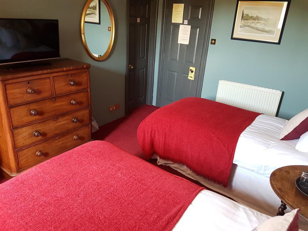 Churston Court Hotel 처스턴페러스 외부 사진