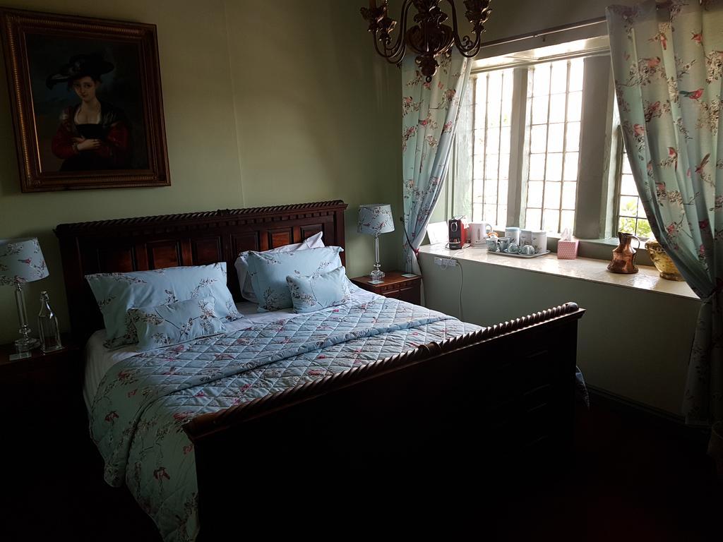 Churston Court Hotel 처스턴페러스 외부 사진