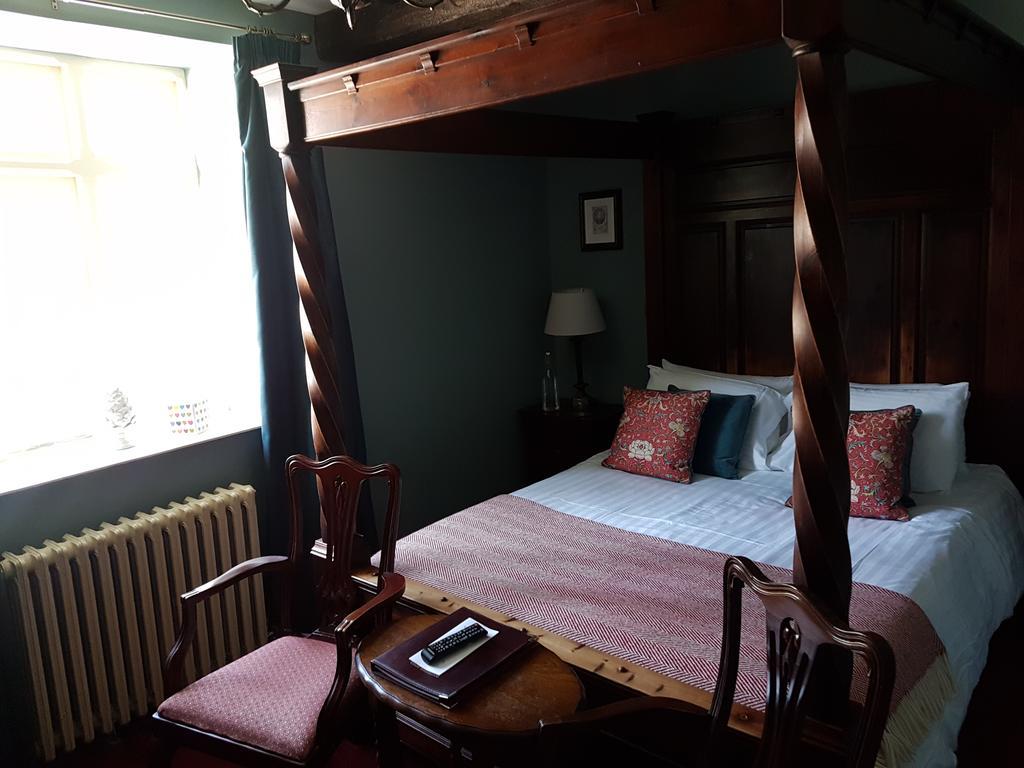 Churston Court Hotel 처스턴페러스 외부 사진
